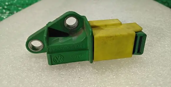 Audi A4 S4 B8 8K Airbag deployment crash/impact sensor 1K0909606C