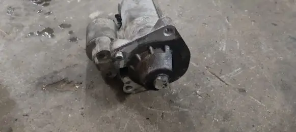 Volvo S40 Starter motor 8697650