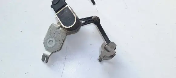 Mercedes-Benz E W213 Air suspension front height level sensor A0009053704