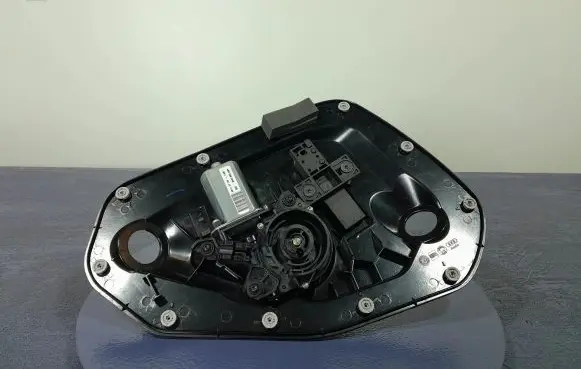 Audi Q7 4M Rear door lock 4M0839004A