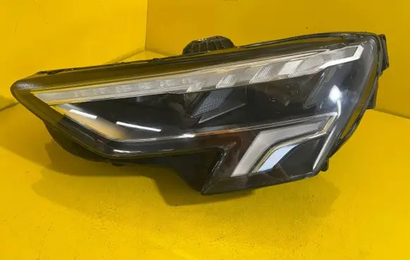 Audi A3 8Y Headlight/headlamp 8Y0941033