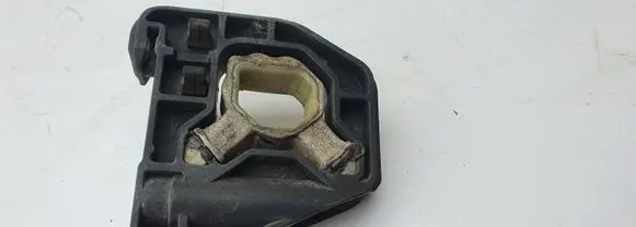 Radiator mount bracket