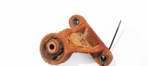 Mazda CX-7 Engine mount bracket