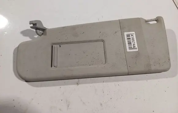 Volkswagen Jetta V Sun visor