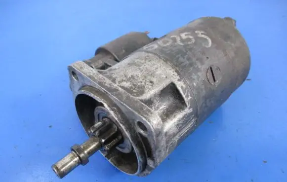 Volkswagen Jetta I Starter motor 036911023