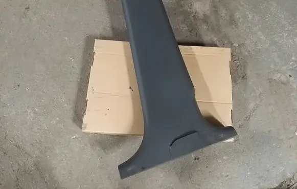 Volkswagen Touran II (B) pillar trim (bottom) 1T0867298G