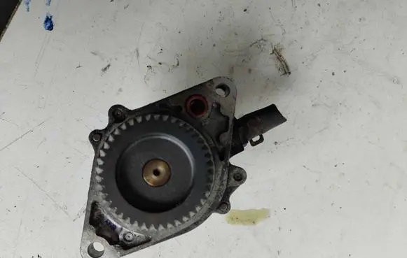 Ford Ranger Power steering pump WL5118G00A