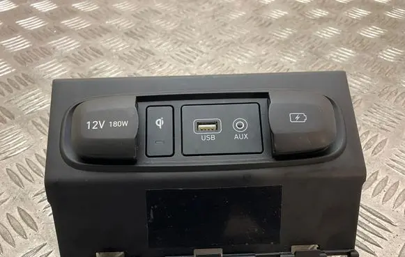 Hyundai Santa Fe USB socket connector 96120S1100 96125S1000