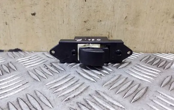 Mitsubishi Outlander Electric window control switch MR587944 C8DD411MB