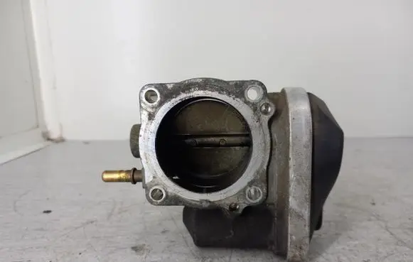 Renault Clio III Throttle body valve 