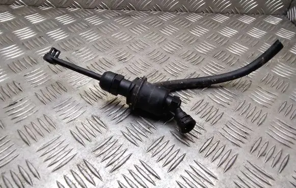 Renault Megane II Clutch master cylinder 8200151784