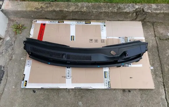 Toyota Aygo AB40 Wiper trim