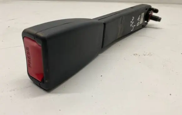 Hyundai Santa Fe Front seatbelt buckle 888302B300