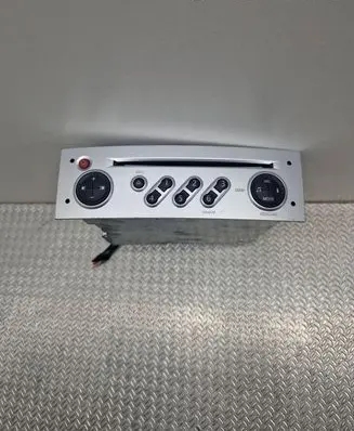 Renault Modus Radio/CD/DVD/GPS head unit 8200633632