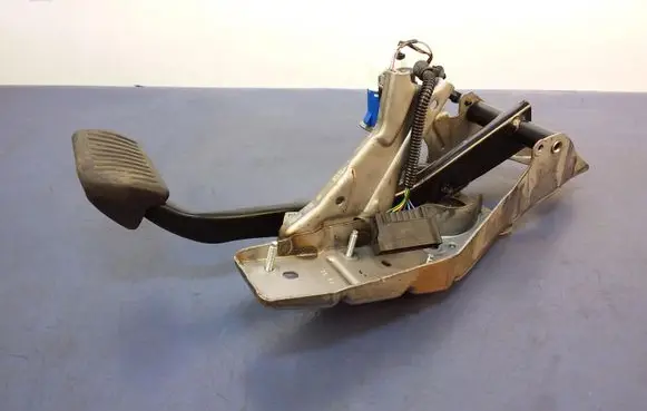 Volvo V60 Accelerator throttle pedal 31341100