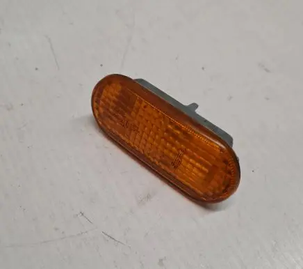 Volkswagen Golf IV Front fender indicator light 3B0949117B