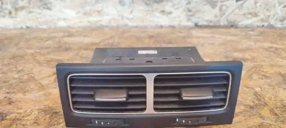 Volkswagen Touareg II Rear air vent grill 7P6819203A 10002353 26F1672