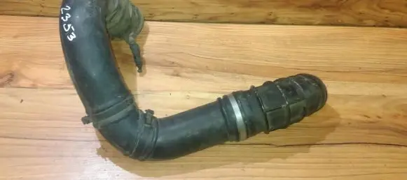 Ford Mondeo MK II Air intake hose/pipe