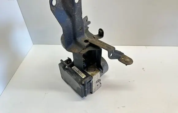 Nissan Primera ABS Pump 47660AV712 0265231317