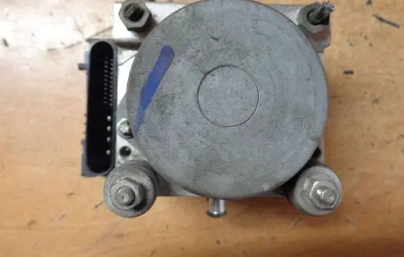 Nissan Note (E11) ABS Pump 0265800518