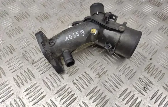 Mercedes-Benz A W176 Turbo air intake inlet pipe/hose 165763328R