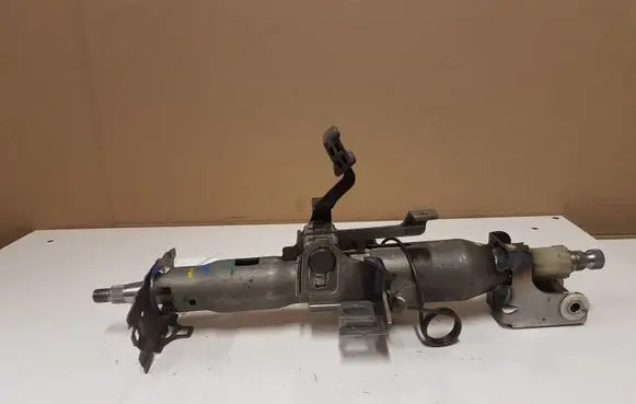 Toyota Avensis T250 Steering wheel axle 0894