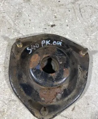 Coil spring mount
