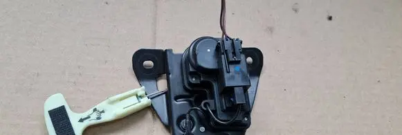 Maserati Quattroporte Tailgate/trunk/boot lock/catch/latch 19749217AD 19749217A