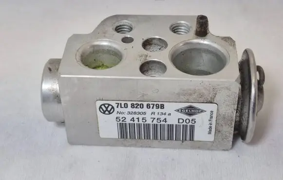 Audi Q7 4L Air conditioning (A/C) expansion valve 7L0820679B