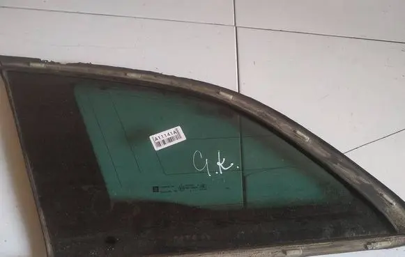 Opel Insignia A Rear side window AS3