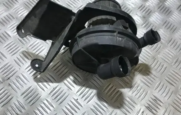 Audi A4 S4 B6 8E 8H Secondary air pump 8e0906613d 06a959253b