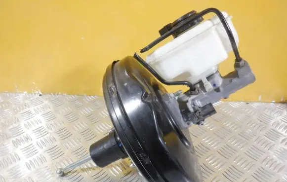 Skoda Octavia Mk2 (1Z) Brake booster 1K1614105ER