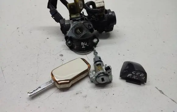 KIA Ceed Lock set ZDC1