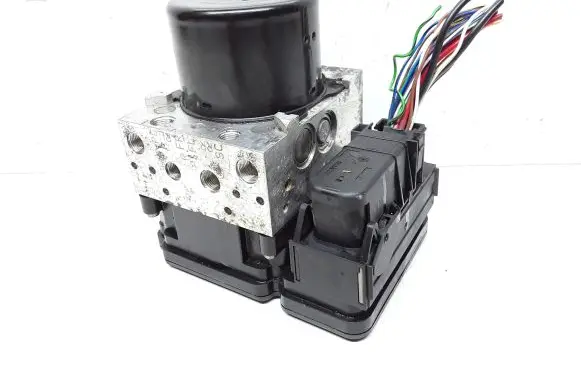 Volvo V70 ABS Pump 30681619