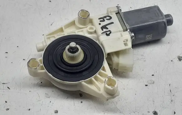 Mercedes-Benz E W212 Front door window regulator motor A2129066802