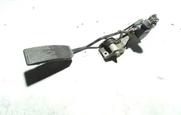 Nissan X-Trail T30 Accelerator throttle pedal 18919AM810
