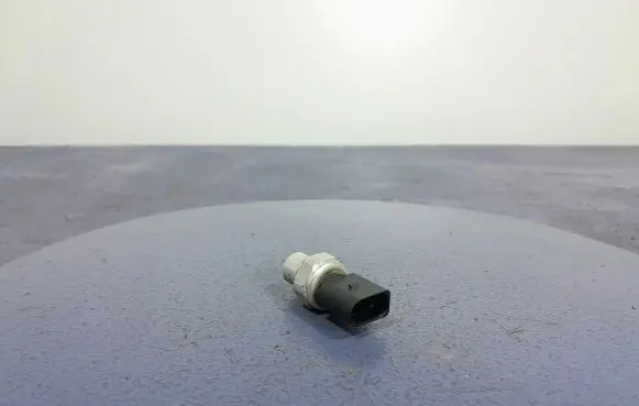 Skoda Octavia Mk4 Air conditioning (A/C) pressure sensor 5Q0959126A