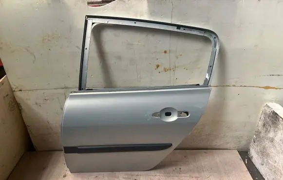 Renault Megane II Rear door 