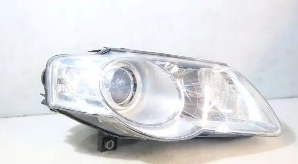 Volkswagen PASSAT B6 Headlight/headlamp