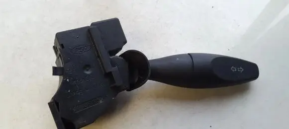 Ford Focus Indicator stalk 98ag13335ae