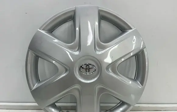 Toyota Aygo AB10 R14 wheel hub/cap/trim 426020H040