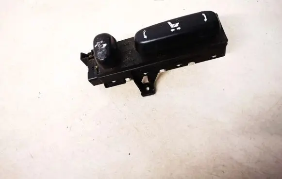 Toyota Avensis T250 Seat control switch 18a188