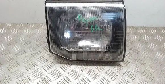 Mitsubishi Pajero Headlight/headlamp 11037749 11037746
