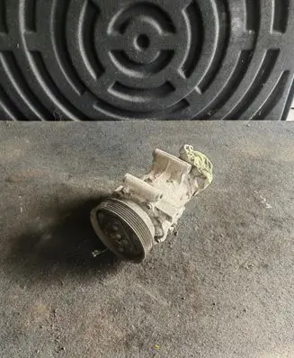 Renault Modus Air conditioning (A/C) compressor (pump) 8200953359