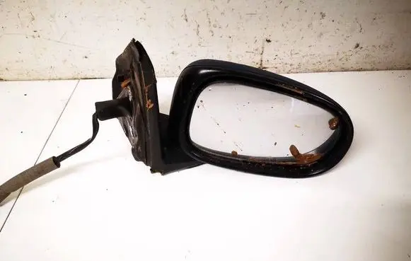 Nissan Almera Tino Front door electric wing mirror e11015541