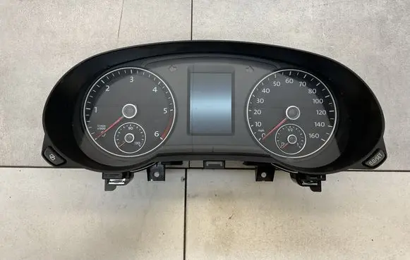 Volkswagen Sharan Speedometer (instrument cluster) 7N0920970E