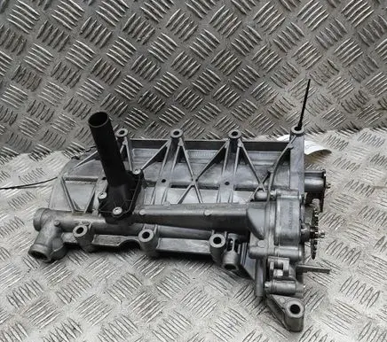 Mercedes-Benz C W204 Oil breather separator A2711810166