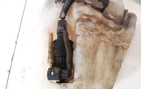 Nissan Almera Tino Windscreen/windshield washer pump 7700430702