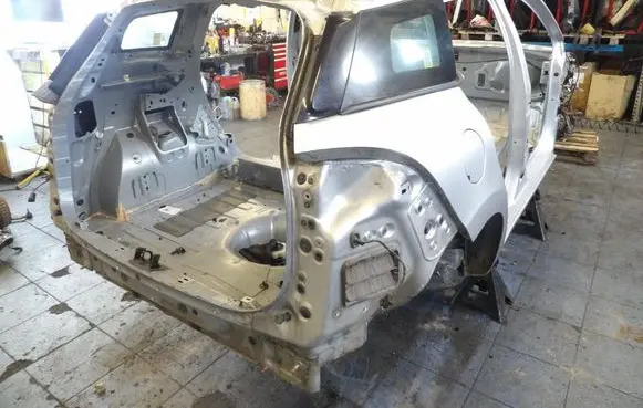 Renault Clio IV Rear quarter panel