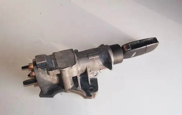 Audi A4 S4 B6 8E 8H Ignition lock 4B0905851C